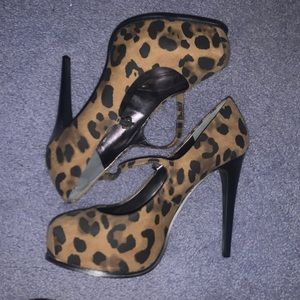 Leopard Print SimplyVera Vera Wang Heels, size 7.5
